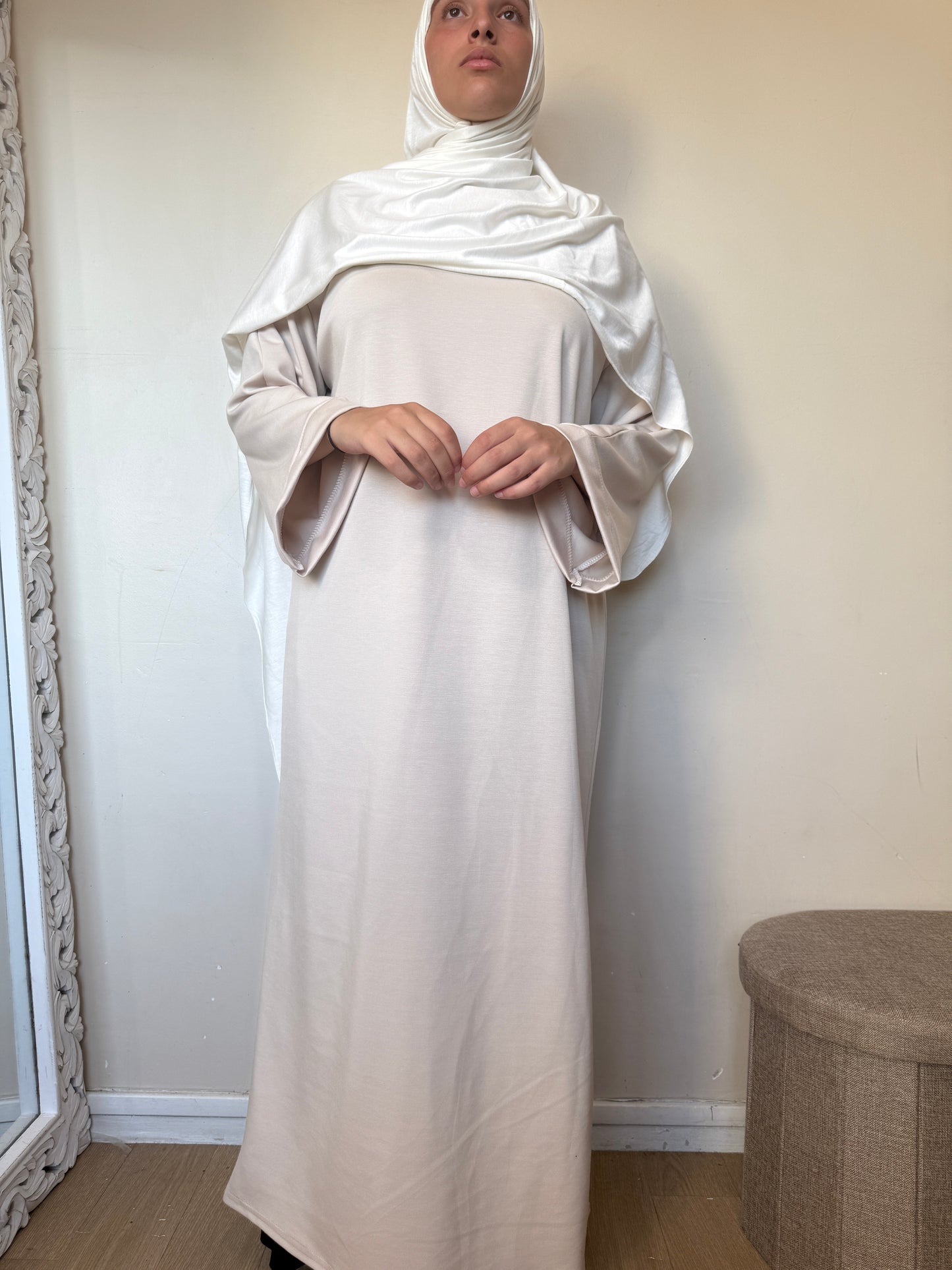 Abaya Pull